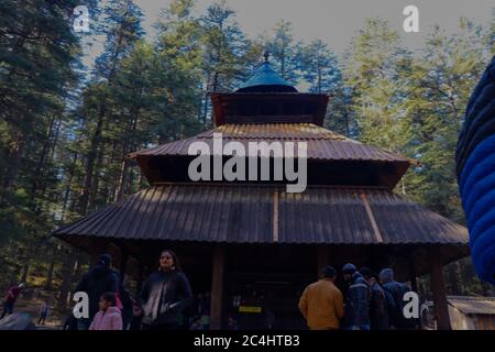 01/04/2019 Temple d'Hadimba à Manali, Himachal Pradesh/Inde. Focus sur l'infini. Banque D'Images