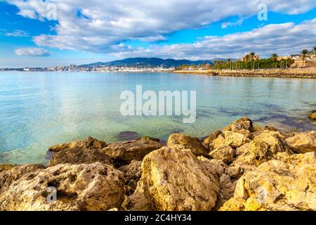 Vue sur la plage de Platja de CAN Pere Antoni à Majorque, Espagne Banque D'Images