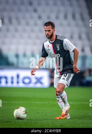 miralem pjanic de juventus pendant la série un match 2019/20 entre juventus contre nous lecce au stade allianz , turin , italie le 26 juin 2020 - Banque D'Images