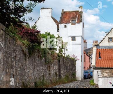 Back Causeway, dans le Royal Burgh de Culross, Fife, Écosse. Banque D'Images