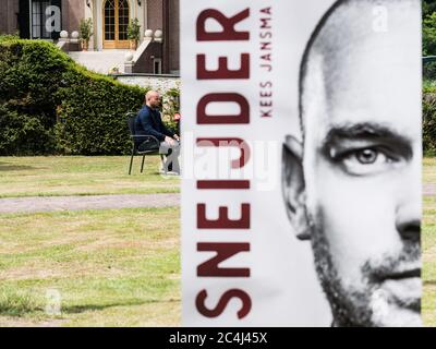 DOORN, PAYS-BAS - JUIN 27: Wesley Sneijder lors de sa présentation de livre le 27 juin 2020 à Doorn, pays-Bas Banque D'Images