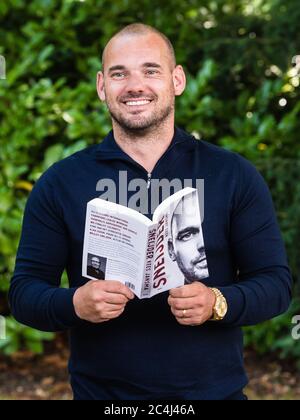 DOORN, PAYS-BAS - JUIN 27: Wesley Sneijder lors de sa présentation de livre le 27 juin 2020 à Doorn, pays-Bas Banque D'Images