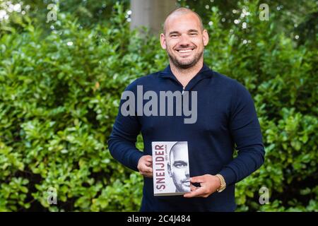 DOORN, PAYS-BAS - JUIN 27: Wesley Sneijder lors de sa présentation de livre le 27 juin 2020 à Doorn, pays-Bas Banque D'Images