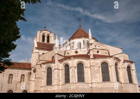 La basilique Sainte-Marie-Madeleine, site classé au patrimoine mondial de l'UNESCO à Vezelay, classée parmi les plus beaux villages de France, Yonne (89), Bourgogne Banque D'Images