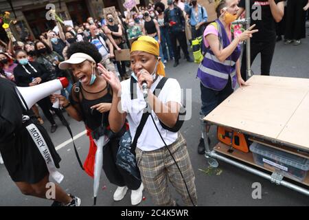Black Trans vit des manifestations de MatterCrowds - centre de Londres Banque D'Images