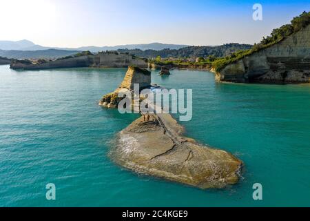 Sidari Beach Canal d’Amour Corfou Grèce vue aérienne Banque D'Images