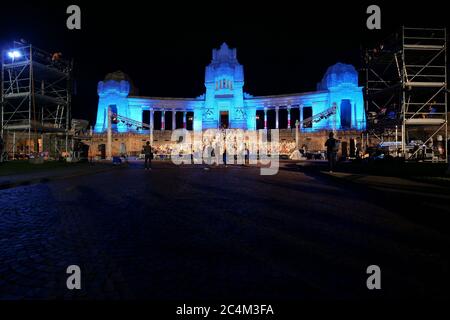 Bergame, Italie. 26 juin 2020. Répétitions pour choeur d'orchestre et chanteurs solo pour le grand concert sur la place devant le cimetière monumental de Bergame, le Président de la République Sergio Mattarella assistera à la messe Requiem de Donizetti organisée par le Palazzo Frizzoni et la Fondation Donizetti. L'événement sera diffusé en direct sur RAI 1. (Photo de Luca Ponti/Pacific Press) crédit: Agence de presse du Pacifique/Alay Live News Banque D'Images