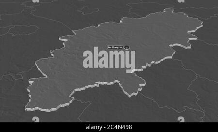 Zoom sur Northamptonshire (comté administratif d'Angleterre) extrudé. Perspective oblique. Carte d'altitude à deux niveaux avec les eaux de surface. Rendu 3D Banque D'Images