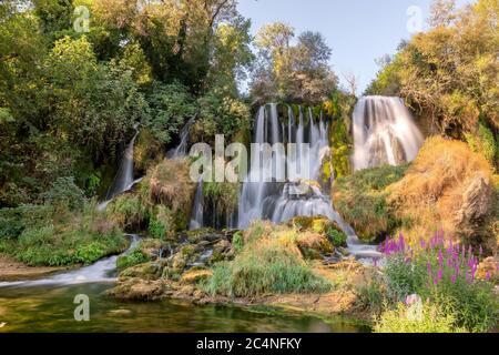 Cascade de Kravica sur la rivière Trebizat, Bosnie-Herzégovine Banque D'Images