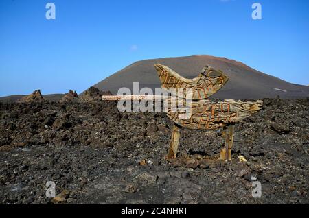 Lanzarote, Espagne - 18 janvier 2012 : panneau pour l'attraction touristique Parc national de Timanfaya sur l'île des Canaries Banque D'Images