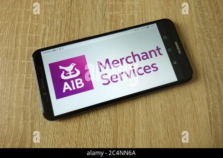 Logo Allied Irish Banks plc affiché sur le smartphone Banque D'Images