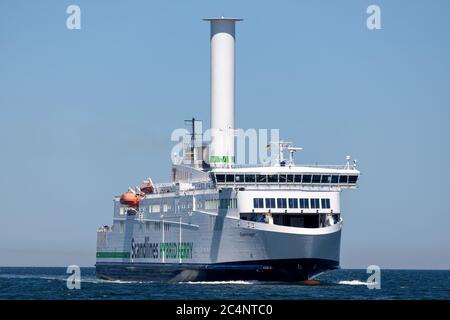 Ferry hybride Scandlines COPENHAGUE avec rotor Norsepower installé Sail Inbound Rostock Banque D'Images