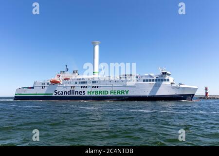 Ferry hybride Scandlines COPENHAGUE avec rotor Norsepower installé Sail Inbound Rostock Banque D'Images