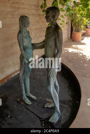 Sculptures qui célèbrent l'amour au jardin des amoureux jardin de Trauttmansdorff à Merano (Meran), Tyrol du Sud, nord de l'italie Europe Banque D'Images