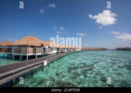 Como Maalifushi; Villas aquatiques; atoll de Thaa; Maldives Banque D'Images