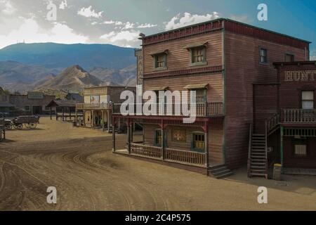 Province d'Almería, Andalousie, Espagne, Europe. Désert de Tabernas (Desierto de Tabernas). Mini Hollywood, parc à thème de l'Ouest. Ville de l'extrême-ouest. Banque D'Images