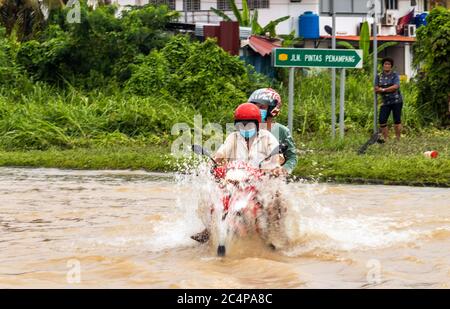 Crues Flash Penampang grand chapeau Sabah Bornéo Malaisie Banque D'Images