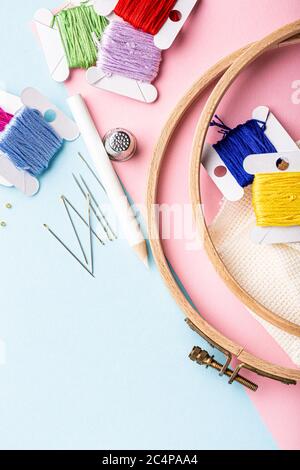 Ensemble de broderie avec coutures croisées Banque D'Images
