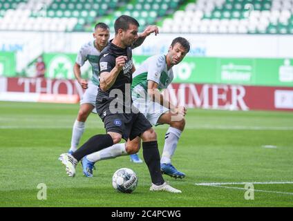 Fuerth, Allemagne. 28 juin 2020. Chance pour Jerome Gondorf (KSC). GES/football/2ème Bundesliga: Greuther Furth - Karlsruher SC, 28 juin 2020 football/Soccer: 2ème ligue: Greuther Furth vs Karlsruhe, Fuerth, 28 juin 2020 | usage dans le monde crédit: dpa/Alay Live News Banque D'Images