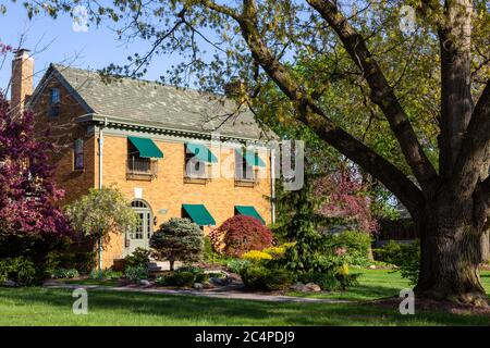 La maison Carl J. Suedhoff 1925 est une maison de renouveau colonial dans le quartier historique de Forest Park Boulevard à fort Wayne, Indiana, États-Unis. Banque D'Images