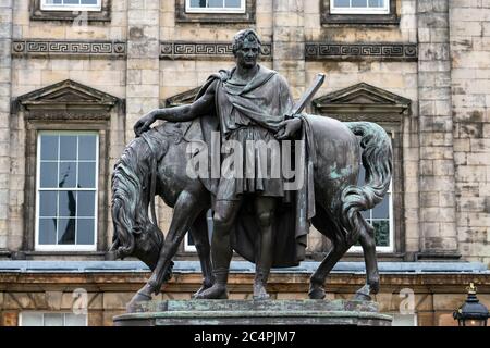 Edimbourg, Ecosse, Royaume-Uni. 28 juin 2020. RBS étudie les origines et la propriété de la statue de John Hope, le quatrième comte de Hopetoun situé dans le domaine de Dundas House, à la sortie de St Andrew Square. Les liens historiques de l'esclavage sont en cours d'étude. Iain Masterton/Alay Live News Banque D'Images