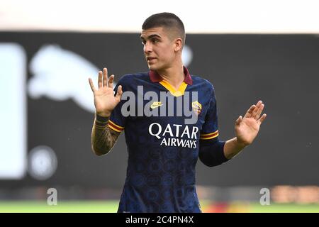 Milan, Italie. 28 juin 2020. MILAN, ITALIE - 28 juin 2020: Jordan Veretout of AS Roma gestes pendant la série UN match de football entre AC Milan et AS Roma. (Photo de Nicolò Campo/Sipa USA) crédit: SIPA USA/Alay Live News Banque D'Images