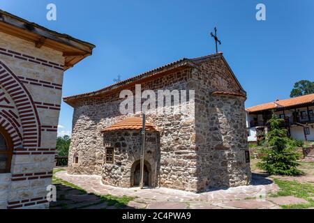 Église au complexe du monastère 'S t. St. Kozma et Damyan "il est situé au sud-ouest de la ville de Sofia au pied du pic de Tumba à 1129 M. dans le mont Banque D'Images