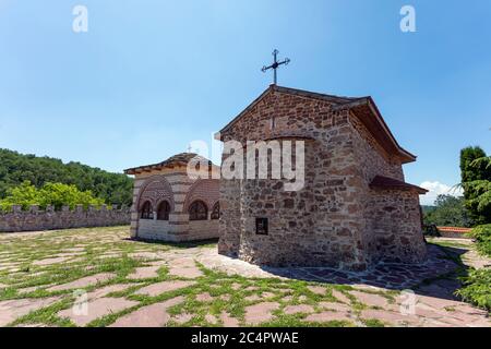 Église au complexe du monastère 'S t. St. Kozma et Damyan "il est situé au sud-ouest de la ville de Sofia au pied du pic de Tumba à 1129 M. dans le mont Banque D'Images