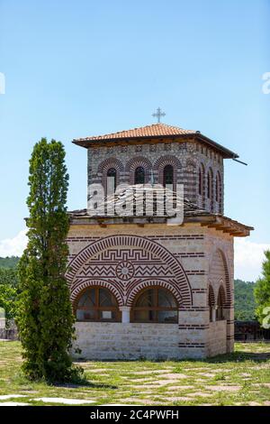 Église au complexe du monastère 'S t. St. Kozma et Damyan "il est situé au sud-ouest de la ville de Sofia au pied du pic de Tumba à 1129 M. dans le mont Banque D'Images