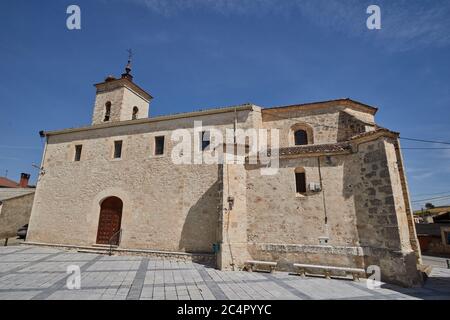 Eglise Saint-Domingue de Silos dans la ville de Fuentesauco de Fuentidueña, province de Ségovie, Espagne Banque D'Images