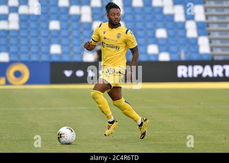 A , reggio emilia, Italie, 28 juin 2020, claud adjapong verona pendant Sassuolo vs Hellas Verona - - crédit: LM/Alessio Tarpini/Alay Live News Banque D'Images