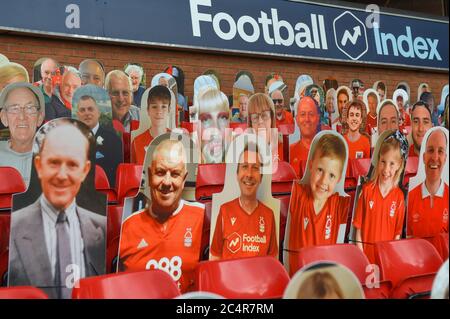 NOTTINGHAM, ANGLETERRE. 28 JUIN - photos de l'supporter de Nottingham Forest pendant le match de championnat Sky Bet entre Nottingham Forest et Huddersfield Town au City Ground, Nottingham, le dimanche 28 juin 2020. (Crédit : Jon Hobley | MI News) crédit : MI News & Sport /Alay Live News Banque D'Images