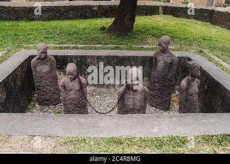 Monument aux esclaves au marché des esclaves à Stone Town Zanzibar, Tanzanie Banque D'Images