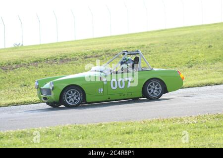 Des pilotes vintage aux tours SVRA du matin du milieu de l'Ohio. Banque D'Images