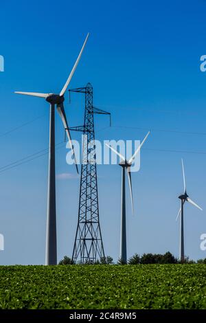 Générateurs d'électricité éolienne à Vienne, France. Banque D'Images