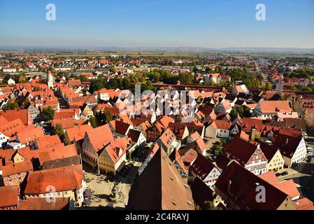 Vue sur la Tour de l'église Saint-Georges au Moyen-âge Histoire ville de Nördlingen, Bavière, Allemagne, Europe. Banque D'Images