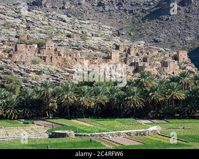 Wadi Ghul, un village abandonné, situé au nord-ouest d'Al Hamra, Sultanat d'Oman. Banque D'Images