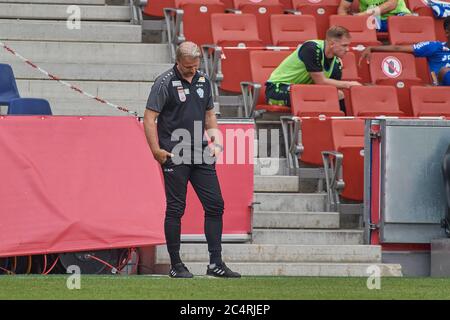 Salzbourg, Autriche 28 juin 2020 : tipico - BL - 19/20 - SP. 30 - RB Salzburg vs. TSV Prolactal Hartberg coach Markus Schopp (TSV Prolactal Hartberg), insatisfait/déçu/déçu/abattu/frustratedriert/| usage dans le monde entier Banque D'Images