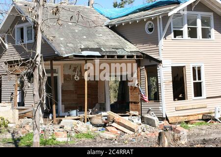 Ouragan Katrina puissant et dégâts causés par le vent dans les maisons sur la plage d'Ocean Springs Mississippi près de Biloxi. Banque D'Images