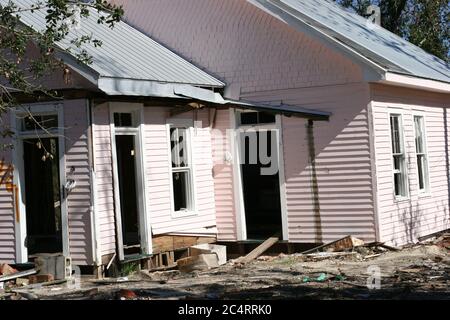 Ouragan Katrina puissant et dégâts causés par le vent dans les maisons sur la plage d'Ocean Springs Mississippi près de Biloxi. Banque D'Images