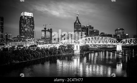 Nashville la nuit - vue imprenable sur la ville - NASHVILLE, Banque D'Images