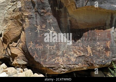 Art rupestre indien d'origine pétroglyphe principal cheval Utah 1370. Nine Mile Canyon, Utah. La plus longue galerie d'art au monde de l'ancien américain indigène, in Banque D'Images