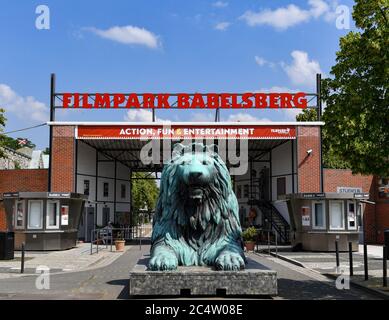 Potsdam, Allemagne. 26 juin 2020. L'entrée de Filmpark Babelsberg. A partir du samedi 27.06.2020, Filmpark Babelsberg est de nouveau ouvert. Credit: Sven Braun/dpa-Zentralbild/ZB/dpa/Alay Live News Banque D'Images