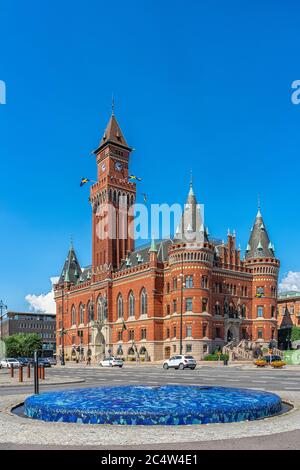 HELSINGBORG, SUÈDE - 27 JUIN 2020 : le bâtiment de style néogothique de la mairie d'Helsingborg, Suède. Banque D'Images