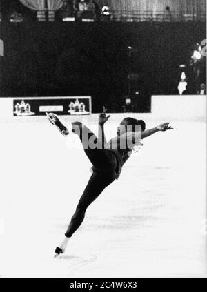 Archives 90ies: Patineuse artistique française Surya Bonaly, Lyon, France Banque D'Images