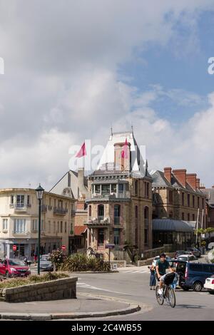 Vue sur le centre-ville de Dinard, Bretagne, France Banque D'Images