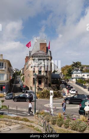 Vue sur le centre-ville de Dinard, Bretagne, France Banque D'Images