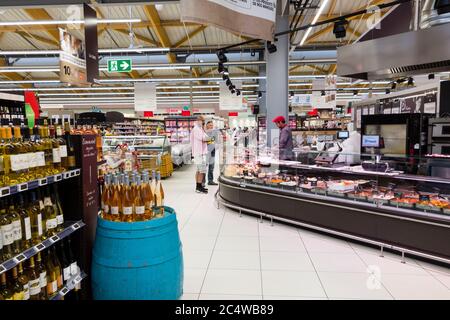 Supermarché Intermarche, Dinard, Bretagne, France Banque D'Images