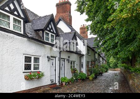 maisons classées de grade 11 du xvie siècle dans le village de grande bourgade à cheshire, angleterre Banque D'Images