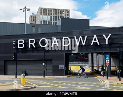 Parking pour le centre commercial Broadway, Bradford, West Yorkshire, Angleterre Banque D'Images